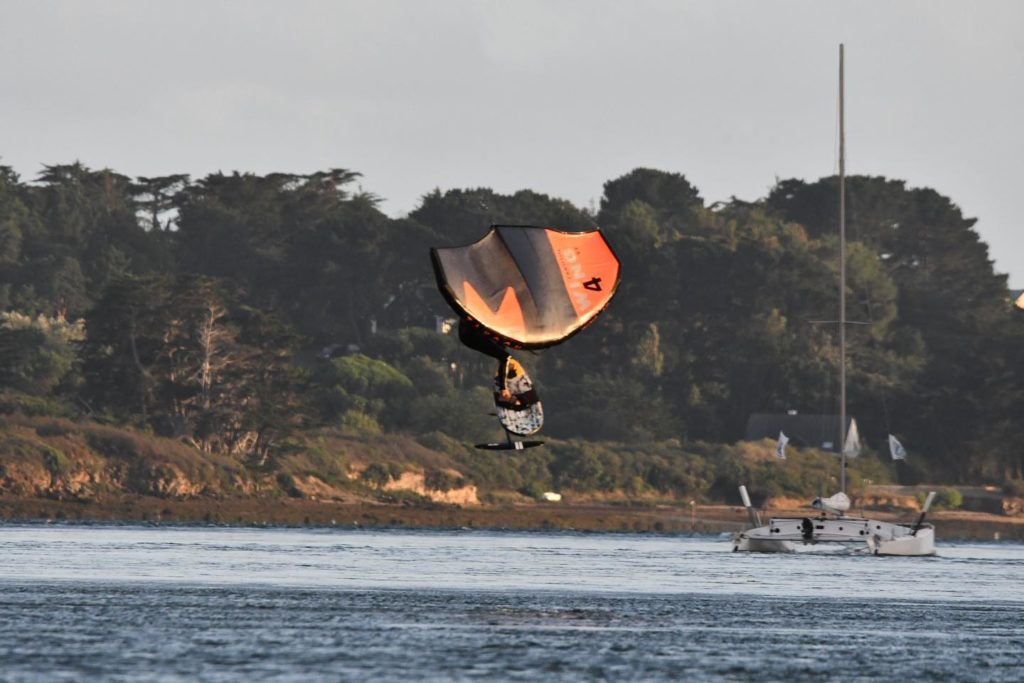 cours de wingfoil Larmor Baden Golfe du Morbihan